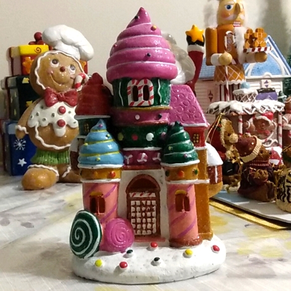 Toyland Sweet Candies Light Up Colourful Castle House 8"x4" - Picture 6 of 9